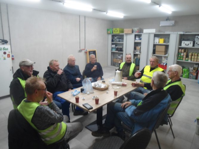 Even een koffiepauze en dan weer aan de slag.